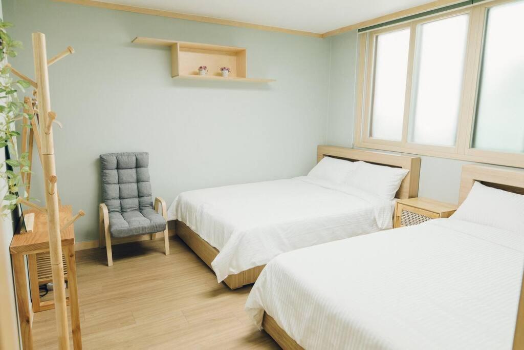 Hongdae Luxury: Family-friendly Private House With Open Balcony Villa *