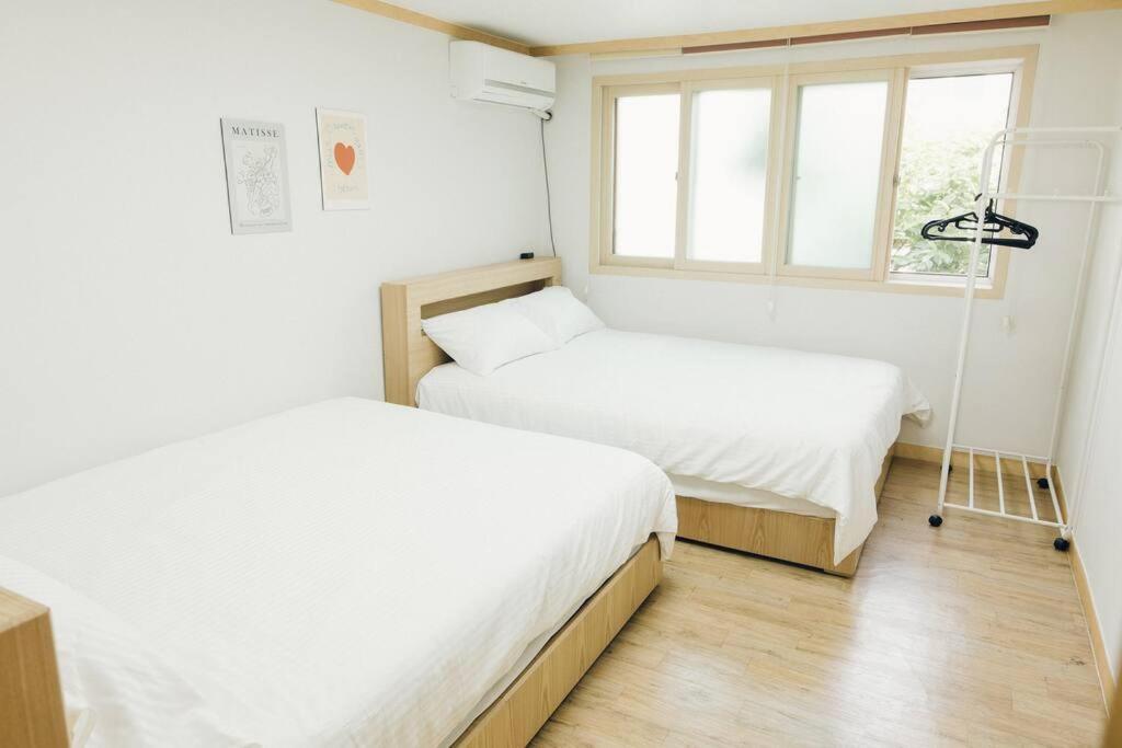 Hongdae Luxury: Family-friendly Private House With Open Balcony Villa