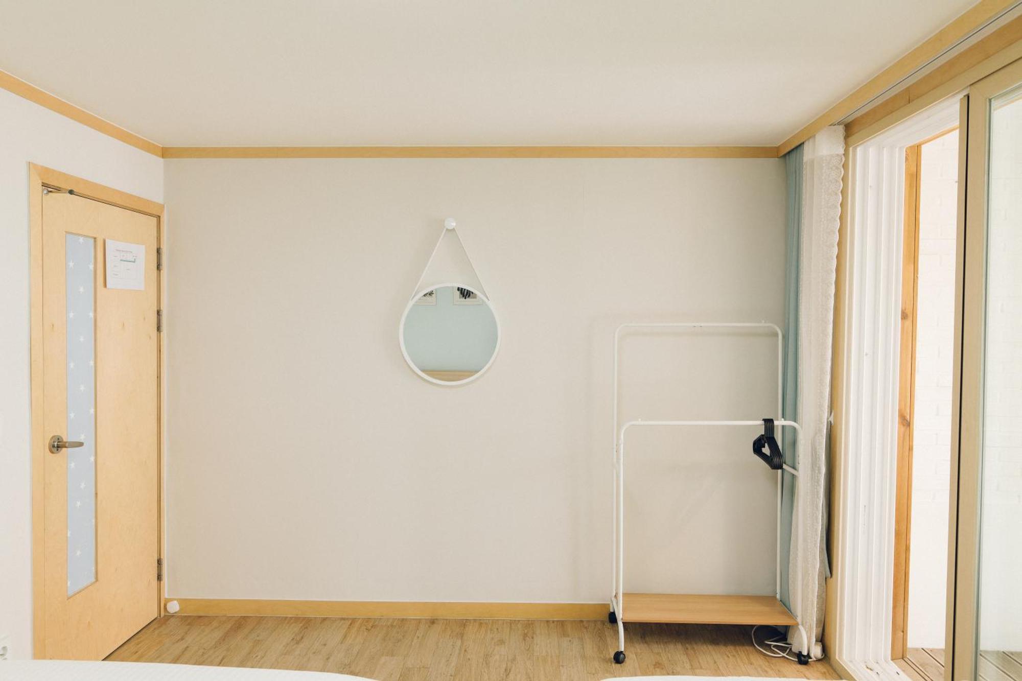 Hongdae Luxury: Family-friendly Private House With Open Balcony Seoul