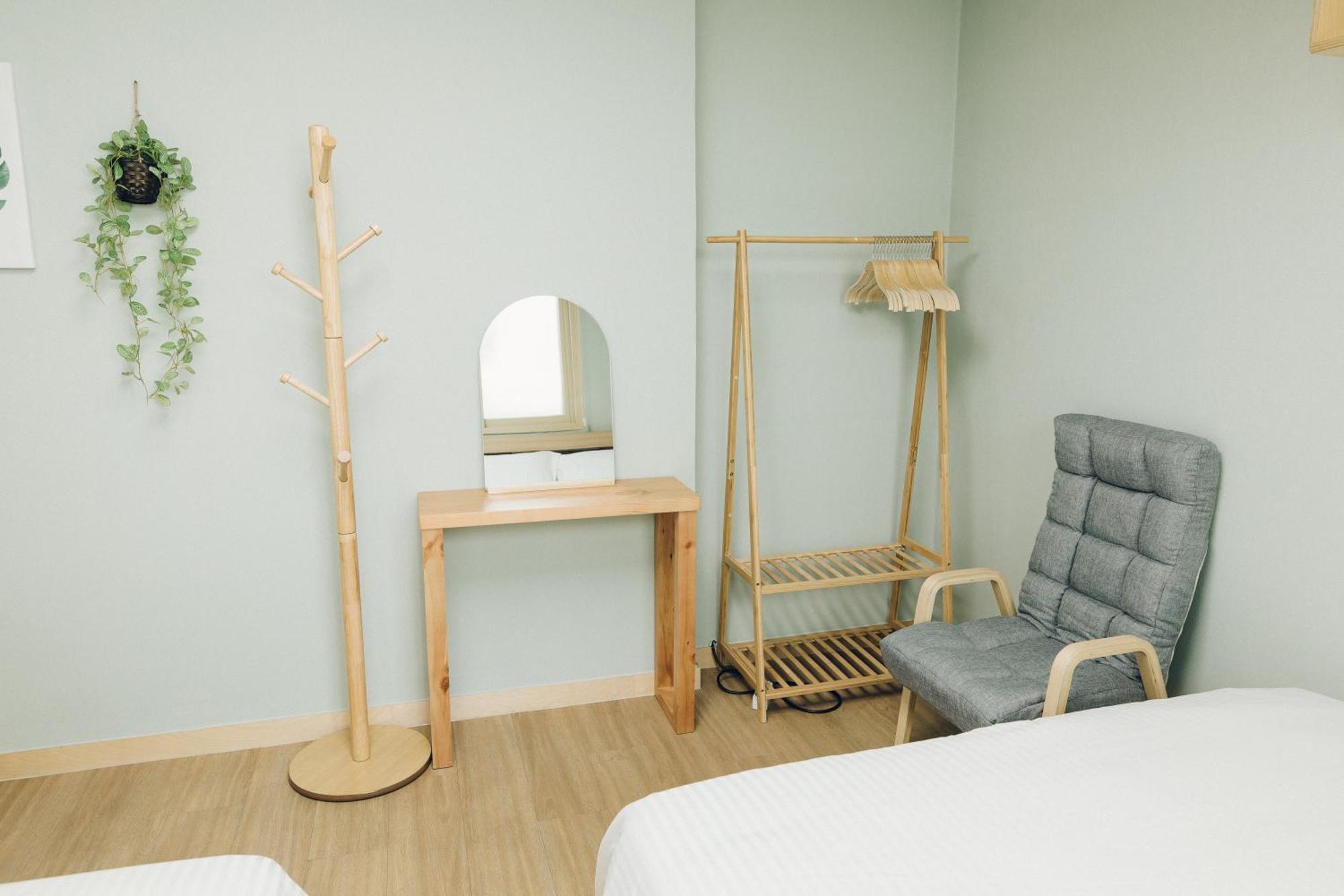 Hongdae Luxury: Family-friendly Private House With Open Balcony Seoul