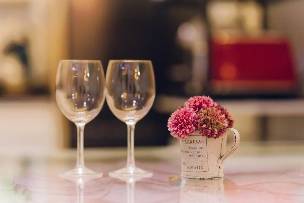 Hongdae Luxury: Family-friendly Private House With Open Balcony Villa Seoul