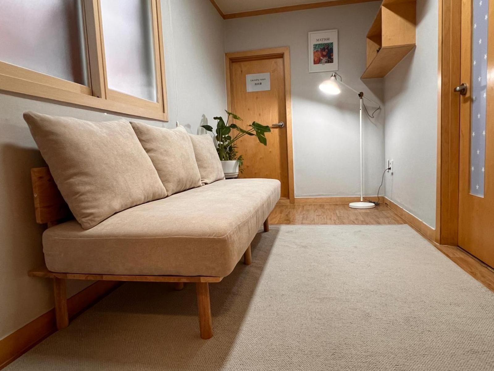 Hongdae Luxury: Family-friendly Private House With Open Balcony Seoul